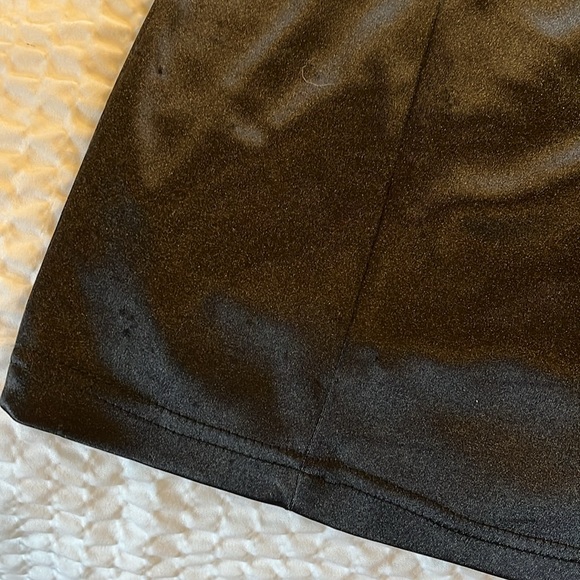 Windsor Satin stretch dress with underwire detail at the bust line. Large - Picture 3 of 4